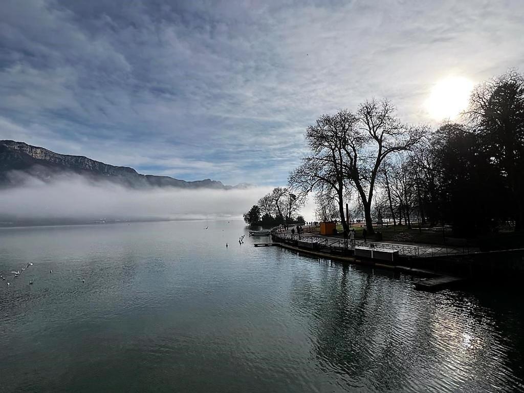 Logis Hotel Annecy Nord / อาร์โกเนย์ ภายนอก รูปภาพ